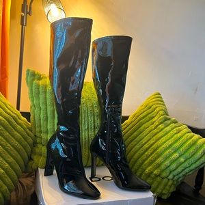 Black leather Aldo knee high boots!